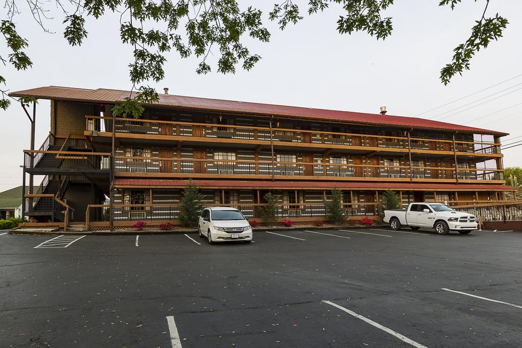Timbers Lodge Пиджен Фордж Екстериор снимка
